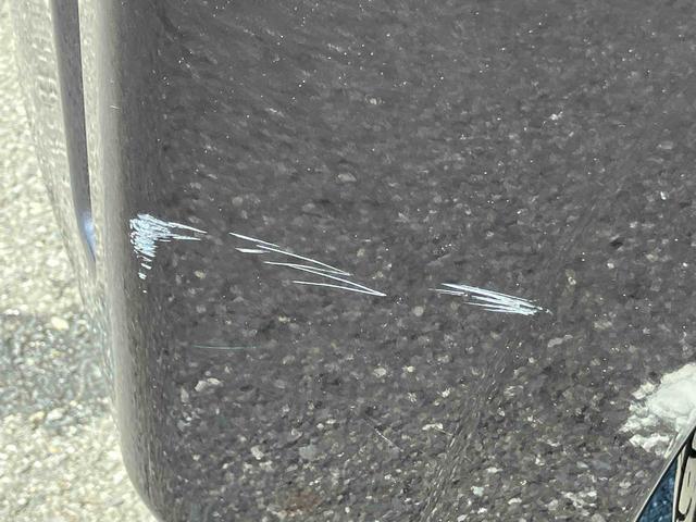 スペイドＦ　クイーンIIナビ／ＴＶ／ＤＶＤ／ＢＴ　バックカメラ　ＥＴＣ　左側電動スライドドア　助手席シートロングスライド　衝突軽減ブレーキ　横滑り防止装置　トップシェイドガラス　足踏み式駐車ブレーキ　ステアリングリモコン（千葉県）の中古車