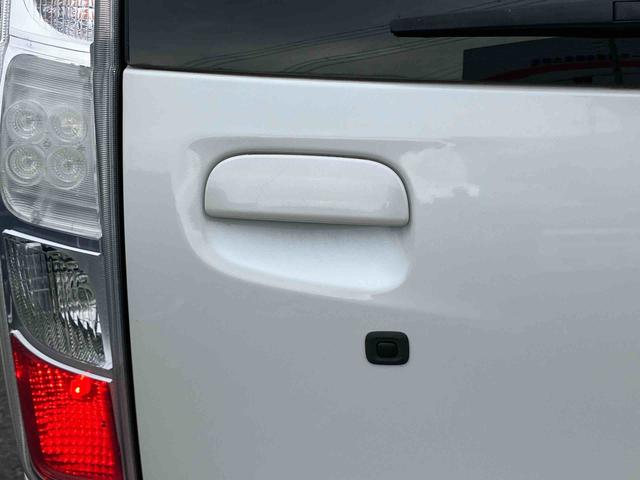 ムーヴカスタム RSターボ MOMO製革巻きステアリング CD/AM・FMラジオ/USB/BT AUX接続 HIDヘッドライト オートライト トップシェイドガラス キーフリーシステム 盗難防止警報 イモビライザー アルミ(千葉県)の中古車