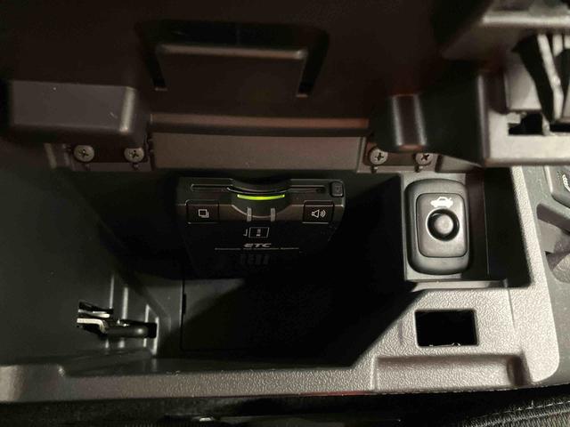 コペンローブバックカメラ連動フルセグナビ　ＴＶナビキット　ブルートゥース対応　フロント．リヤ２カメラドライブレコーダー　センターコンソール内ＥＴＣ　シートヒーター　横滑り防止装置　アイドリングストップ（千葉県）の中古車