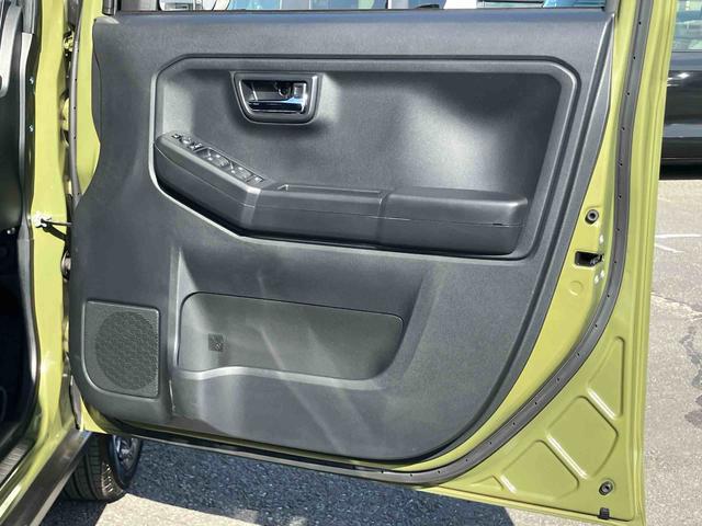 タフトＧターボ　ダーククロムベンチャーターボ　ガラスルーフ　ルーフレール　ナビ／ＴＶ／ＤＶＤ／ＢＴ／ＵＳＢ　全周囲カメラ　リモコンエンジンスターター　ＬＥＤヘッドランプ　オートライト　シートヒーター　コ−ナ−センサー　キーフリー（千葉県）の中古車