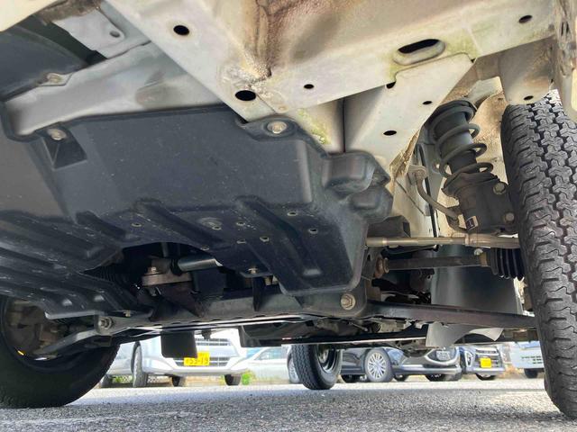 ハイゼットトラックスタンダード　農用スペシャル荷台ライト　リヤ４枚リーフスプリング　リヤデフロック　副変速機　スピーカー一体型ＡＭ／ＦＭラジオ　エアコン　パワステ　左右サンバイザー　運転席エアバッグ　最大積載量３５０ｋｇ（千葉県）の中古車