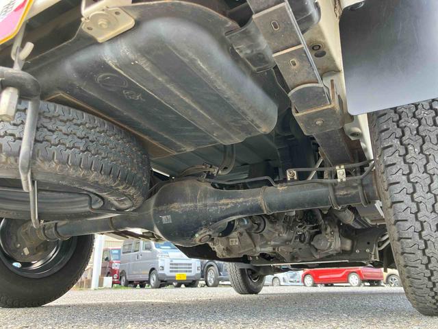 ハイゼットトラックスタンダード　農用スペシャル荷台ライト　リヤ４枚リーフスプリング　リヤデフロック　副変速機　スピーカー一体型ＡＭ／ＦＭラジオ　エアコン　パワステ　左右サンバイザー　運転席エアバッグ　最大積載量３５０ｋｇ（千葉県）の中古車