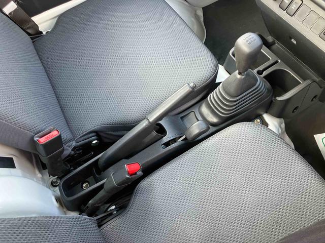 ハイゼットトラックスタンダード　農用スペシャル荷台ライト　リヤ４枚リーフスプリング　リヤデフロック　副変速機　スピーカー一体型ＡＭ／ＦＭラジオ　エアコン　パワステ　左右サンバイザー　運転席エアバッグ　最大積載量３５０ｋｇ（千葉県）の中古車