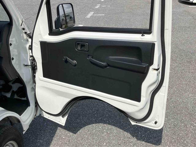 ハイゼットトラックスタンダード　農用スペシャル荷台ライト　リヤ４枚リーフスプリング　リヤデフロック　副変速機　スピーカー一体型ＡＭ／ＦＭラジオ　エアコン　パワステ　左右サンバイザー　運転席エアバッグ　最大積載量３５０ｋｇ（千葉県）の中古車