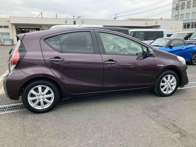 アクアＧハイブリッド　ナビ／ＴＶ／ＤＶＤ／ＢＴ　バックカメラ　ＥＴＣ　シートヒーター　クルーズコントロール　アルミホイール　オートライト　革巻ステアリング　ステアリングリモコン　チルトステアリング　キーフリー（千葉県）の中古車