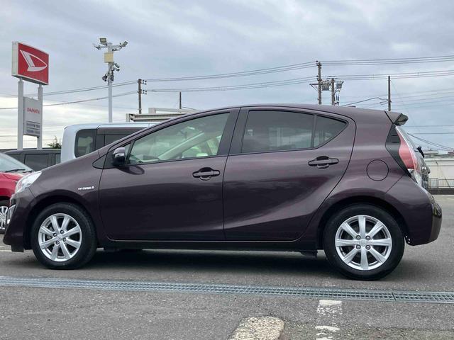 アクアＧハイブリッド　ナビ／ＴＶ／ＤＶＤ／ＢＴ　バックカメラ　ＥＴＣ　シートヒーター　クルーズコントロール　アルミホイール　オートライト　革巻ステアリング　ステアリングリモコン　チルトステアリング　キーフリー（千葉県）の中古車