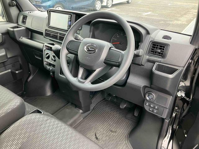 ハイゼットカーゴクルーズ４ＷＤ　ナビ／ＴＶ／ＤＶＤ／ＢＴ／ＵＳＢ　ＬＥＤヘッドライト　オートライト　オートハイビーム　トップシェイドガラス　オーバーヘッドシェルフ　両側スライドドア　足踏み式駐車ブレーキ　キーフリー　スマアシ（千葉県）の中古車