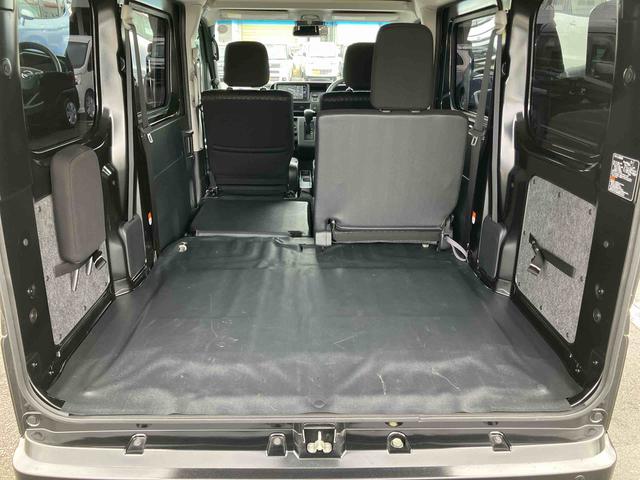 ハイゼットカーゴクルーズ４ＷＤ　ナビ／ＴＶ／ＤＶＤ／ＢＴ／ＵＳＢ　ＬＥＤヘッドライト　オートライト　オートハイビーム　トップシェイドガラス　オーバーヘッドシェルフ　両側スライドドア　足踏み式駐車ブレーキ　キーフリー　スマアシ（千葉県）の中古車