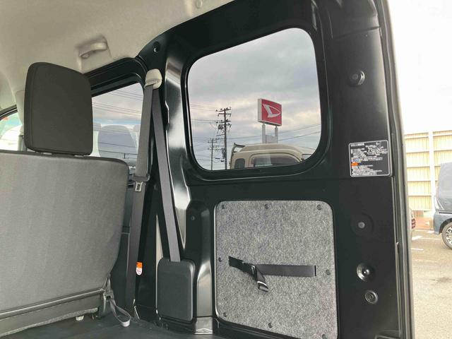 ハイゼットカーゴクルーズ４ＷＤ　ナビ／ＴＶ／ＤＶＤ／ＢＴ／ＵＳＢ　ＬＥＤヘッドライト　オートライト　オートハイビーム　トップシェイドガラス　オーバーヘッドシェルフ　両側スライドドア　足踏み式駐車ブレーキ　キーフリー　スマアシ（千葉県）の中古車