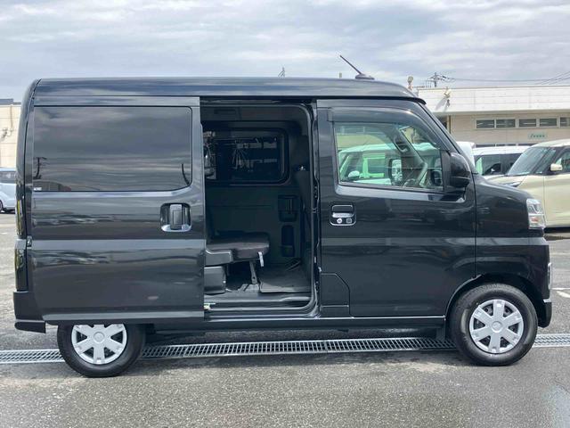 ハイゼットカーゴクルーズ４ＷＤ　ナビ／ＴＶ／ＤＶＤ／ＢＴ／ＵＳＢ　ＬＥＤヘッドライト　オートライト　オートハイビーム　トップシェイドガラス　オーバーヘッドシェルフ　両側スライドドア　足踏み式駐車ブレーキ　キーフリー　スマアシ（千葉県）の中古車