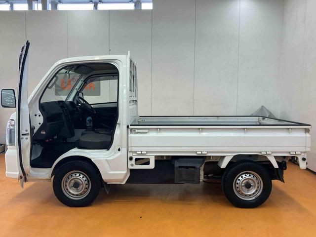 キャリイトラックKCエアコン・パワステスピーカー一体型ラジオチューナー ETC テールゲートチェーン ゲートプロテクター 荷台マット マニュアルレベリング機能付ハロゲンヘッドライト 灰皿 運転席シートバックポケット マニュアルエアコン(千葉県)の中古車