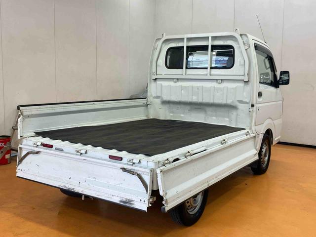 キャリイトラックKCエアコン・パワステスピーカー一体型ラジオチューナー ETC テールゲートチェーン ゲートプロテクター 荷台マット マニュアルレベリング機能付ハロゲンヘッドライト 灰皿 運転席シートバックポケット マニュアルエアコン(千葉県)の中古車