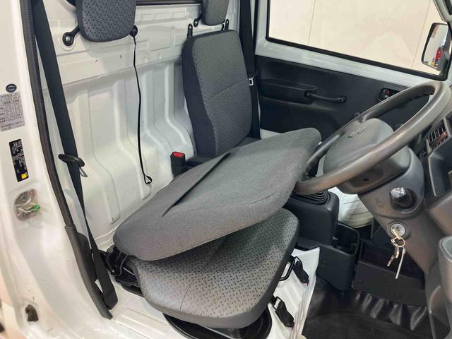 キャリイトラックKCエアコン・パワステスピーカー一体型ラジオチューナー ETC テールゲートチェーン ゲートプロテクター 荷台マット マニュアルレベリング機能付ハロゲンヘッドライト 灰皿 運転席シートバックポケット マニュアルエアコン(千葉県)の中古車