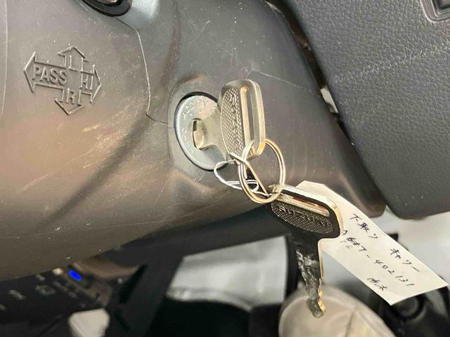 キャリイトラックKCエアコン・パワステスピーカー一体型ラジオチューナー ETC テールゲートチェーン ゲートプロテクター 荷台マット マニュアルレベリング機能付ハロゲンヘッドライト 灰皿 運転席シートバックポケット マニュアルエアコン(千葉県)の中古車