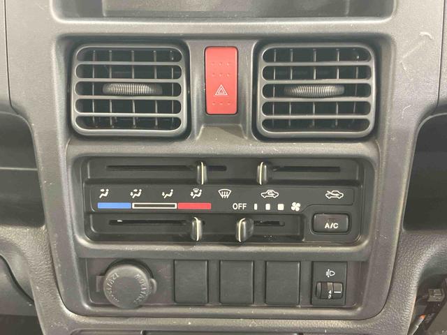 キャリイトラックKCエアコン・パワステスピーカー一体型ラジオチューナー ETC テールゲートチェーン ゲートプロテクター 荷台マット マニュアルレベリング機能付ハロゲンヘッドライト 灰皿 運転席シートバックポケット マニュアルエアコン(千葉県)の中古車