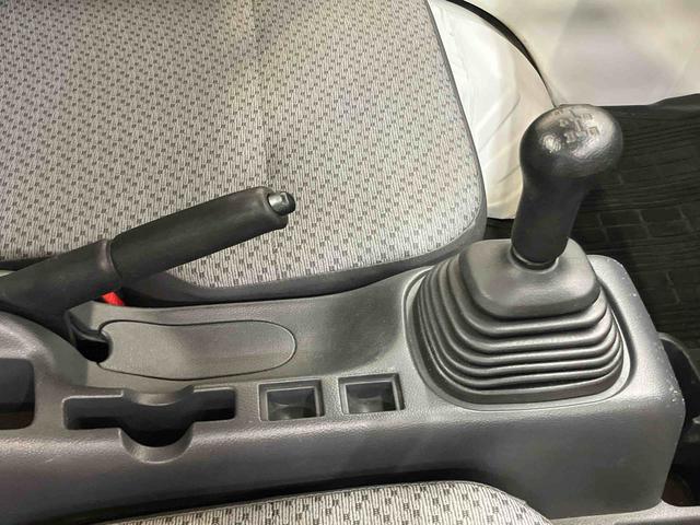 キャリイトラックKCエアコン・パワステスピーカー一体型ラジオチューナー ETC テールゲートチェーン ゲートプロテクター 荷台マット マニュアルレベリング機能付ハロゲンヘッドライト 灰皿 運転席シートバックポケット マニュアルエアコン(千葉県)の中古車