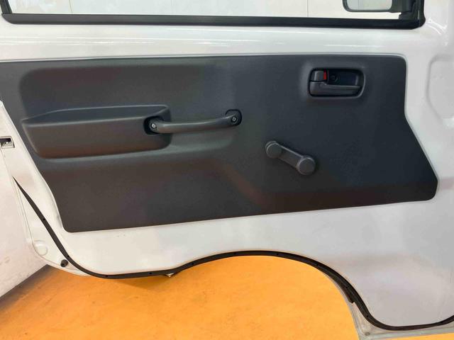 キャリイトラックKCエアコン・パワステスピーカー一体型ラジオチューナー ETC テールゲートチェーン ゲートプロテクター 荷台マット マニュアルレベリング機能付ハロゲンヘッドライト 灰皿 運転席シートバックポケット マニュアルエアコン(千葉県)の中古車