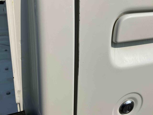 ハイゼットトラックエクストラ 4WDCDチューナー 副変速機 荷台ライト リヤ4枚リーフスプリング リヤデフロック テールゲートチェーン フォグランプ メッキガーニッシュ キーレスエントリー エアコン パワステ(千葉県)の中古車