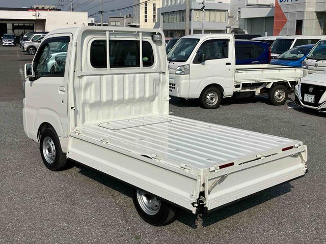 ハイゼットトラックエクストラ 4WDCDチューナー 副変速機 荷台ライト リヤ4枚リーフスプリング リヤデフロック テールゲートチェーン フォグランプ メッキガーニッシュ キーレスエントリー エアコン パワステ(千葉県)の中古車