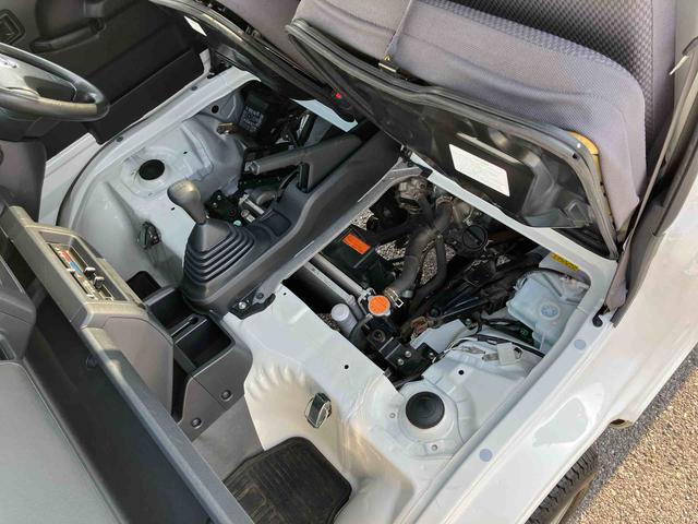 ハイゼットトラックエクストラ 4WDCDチューナー 副変速機 荷台ライト リヤ4枚リーフスプリング リヤデフロック テールゲートチェーン フォグランプ メッキガーニッシュ キーレスエントリー エアコン パワステ(千葉県)の中古車