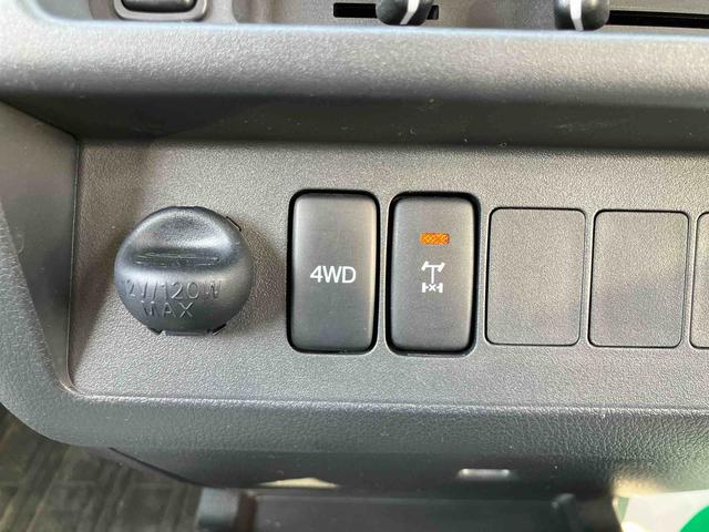 ハイゼットトラックエクストラ 4WDCDチューナー 副変速機 荷台ライト リヤ4枚リーフスプリング リヤデフロック テールゲートチェーン フォグランプ メッキガーニッシュ キーレスエントリー エアコン パワステ(千葉県)の中古車