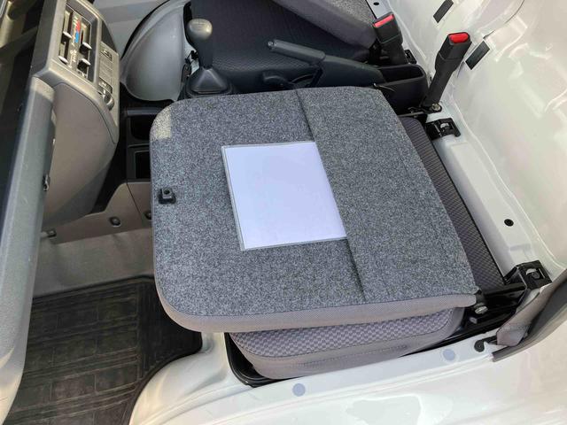 ハイゼットトラックエクストラ 4WDCDチューナー 副変速機 荷台ライト リヤ4枚リーフスプリング リヤデフロック テールゲートチェーン フォグランプ メッキガーニッシュ キーレスエントリー エアコン パワステ(千葉県)の中古車