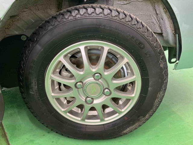 ハイゼットトラックエクストラＳＡIIIｔ４ＷＤ　５速ＭＴ　荷台三方開　リヤ４枚リーフ　荷台作業灯　ＬＥＤヘッドライト　バッテリーカバー　リヤスモークがラス　ＡＭ／ＦＭラジオ　衝突被害軽減装置　サイドレバー式駐車ブレーキ　大型アシストグリップ（千葉県）の中古車