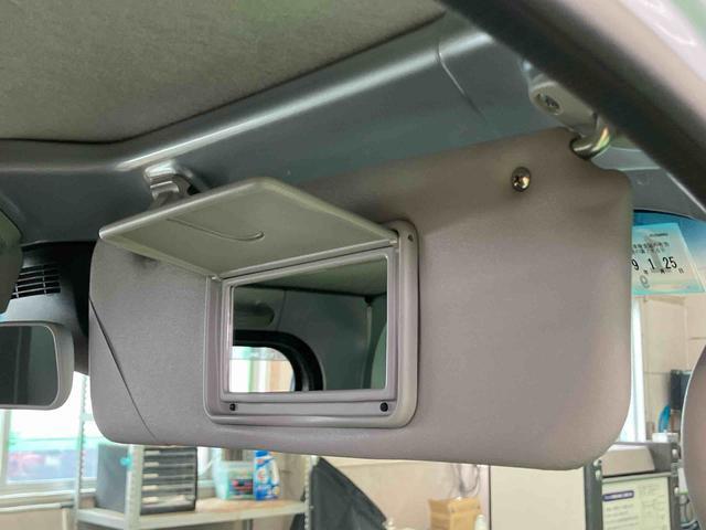 ハイゼットトラックエクストラＳＡIIIｔ４ＷＤ　５速ＭＴ　荷台三方開　リヤ４枚リーフ　荷台作業灯　ＬＥＤヘッドライト　バッテリーカバー　リヤスモークがラス　ＡＭ／ＦＭラジオ　衝突被害軽減装置　サイドレバー式駐車ブレーキ　大型アシストグリップ（千葉県）の中古車