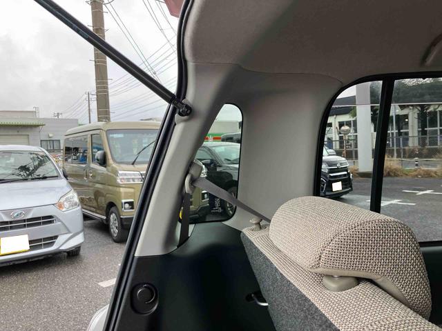 ミラココアココアXクリアテールランプ 前後メッキモール キーフリーシステム オートエアコン 電動格納ドアミラー 運転席シートリフター バニディミラー付きサンバイザー アイドリングストップ(千葉県)の中古車