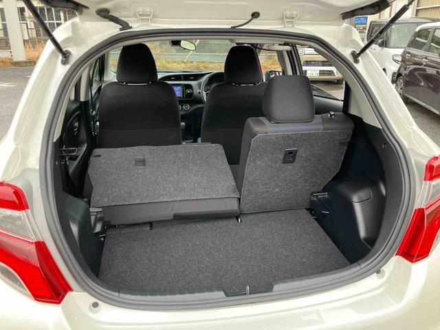 ヴィッツ1.3F LEDエディションナビ/BT/TV/DISC/バックカメラ 電動コーナーポール LEDヘッドライト プッシュボタンスターター 電動格納ドアミラー オートライト/ハイビーム 横滑り防止装置 衝突被害軽減ブレーキ(千葉県)の中古車