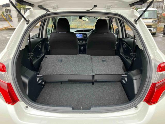 ヴィッツ1.3F LEDエディションナビ/BT/TV/DISC/バックカメラ 電動コーナーポール LEDヘッドライト プッシュボタンスターター 電動格納ドアミラー オートライト/ハイビーム 横滑り防止装置 衝突被害軽減ブレーキ(千葉県)の中古車