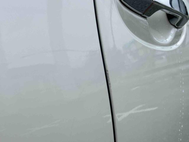 ヴィッツ1.3F LEDエディションナビ/BT/TV/DISC/バックカメラ 電動コーナーポール LEDヘッドライト プッシュボタンスターター 電動格納ドアミラー オートライト/ハイビーム 横滑り防止装置 衝突被害軽減ブレーキ(千葉県)の中古車