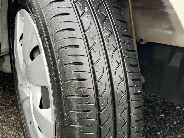 ヴィッツ1.3F LEDエディションナビ/BT/TV/DISC/バックカメラ 電動コーナーポール LEDヘッドライト プッシュボタンスターター 電動格納ドアミラー オートライト/ハイビーム 横滑り防止装置 衝突被害軽減ブレーキ(千葉県)の中古車