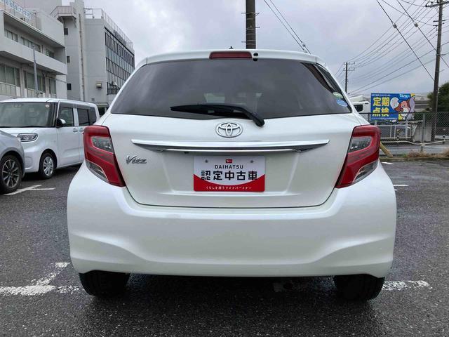 ヴィッツ1.3F LEDエディションナビ/BT/TV/DISC/バックカメラ 電動コーナーポール LEDヘッドライト プッシュボタンスターター 電動格納ドアミラー オートライト/ハイビーム 横滑り防止装置 衝突被害軽減ブレーキ(千葉県)の中古車