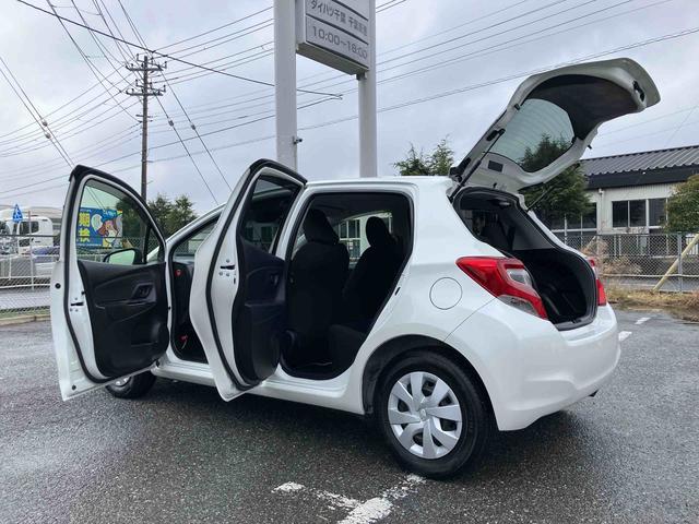 ヴィッツ1.3F LEDエディションナビ/BT/TV/DISC/バックカメラ 電動コーナーポール LEDヘッドライト プッシュボタンスターター 電動格納ドアミラー オートライト/ハイビーム 横滑り防止装置 衝突被害軽減ブレーキ(千葉県)の中古車