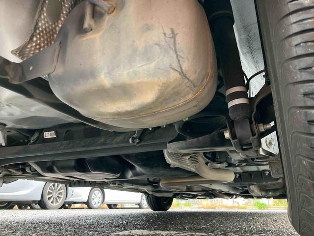 ヴィッツ1.3F LEDエディションナビ/BT/TV/DISC/バックカメラ 電動コーナーポール LEDヘッドライト プッシュボタンスターター 電動格納ドアミラー オートライト/ハイビーム 横滑り防止装置 衝突被害軽減ブレーキ(千葉県)の中古車