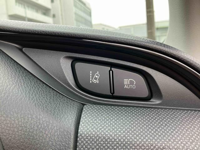 ヴィッツ1.3F LEDエディションナビ/BT/TV/DISC/バックカメラ 電動コーナーポール LEDヘッドライト プッシュボタンスターター 電動格納ドアミラー オートライト/ハイビーム 横滑り防止装置 衝突被害軽減ブレーキ(千葉県)の中古車