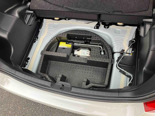 ヴィッツ1.3F LEDエディションナビ/BT/TV/DISC/バックカメラ 電動コーナーポール LEDヘッドライト プッシュボタンスターター 電動格納ドアミラー オートライト/ハイビーム 横滑り防止装置 衝突被害軽減ブレーキ(千葉県)の中古車