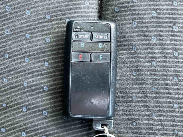 ノアハイブリッドG9型ナビ/TV/DVD/BT バックカメラ ETC ハイブリッド 前後コーナーセンサー リモコンエンジンスターター ワイヤレス充電 クルコン LEDヘッドライト オートライト 革巻ステアリング アルミ(千葉県)の中古車