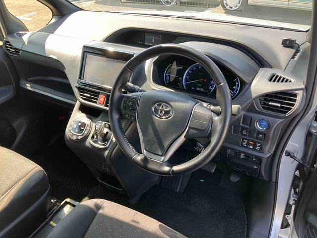 ノアハイブリッドG9型ナビ/TV/DVD/BT バックカメラ ETC ハイブリッド 前後コーナーセンサー リモコンエンジンスターター ワイヤレス充電 クルコン LEDヘッドライト オートライト 革巻ステアリング アルミ(千葉県)の中古車