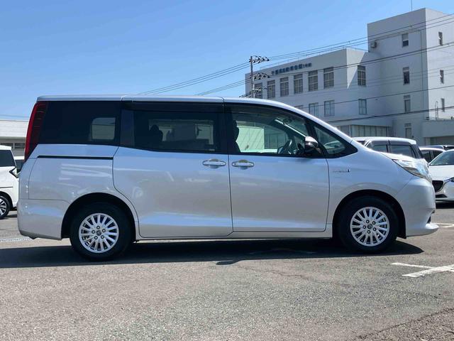 ノアハイブリッドG9型ナビ/TV/DVD/BT バックカメラ ETC ハイブリッド 前後コーナーセンサー リモコンエンジンスターター ワイヤレス充電 クルコン LEDヘッドライト オートライト 革巻ステアリング アルミ(千葉県)の中古車