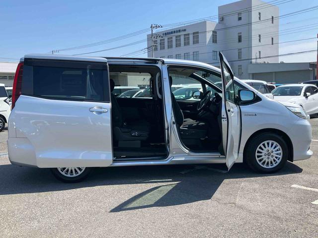 ノアハイブリッドG9型ナビ/TV/DVD/BT バックカメラ ETC ハイブリッド 前後コーナーセンサー リモコンエンジンスターター ワイヤレス充電 クルコン LEDヘッドライト オートライト 革巻ステアリング アルミ(千葉県)の中古車