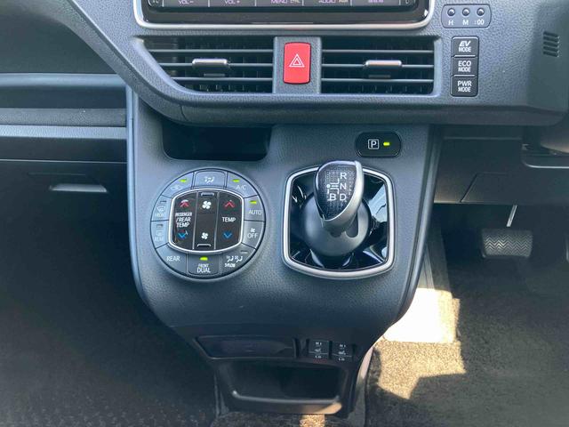 ノアハイブリッドG9型ナビ/TV/DVD/BT バックカメラ ETC ハイブリッド 前後コーナーセンサー リモコンエンジンスターター ワイヤレス充電 クルコン LEDヘッドライト オートライト 革巻ステアリング アルミ(千葉県)の中古車