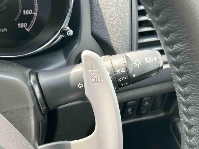 ＲＶＲＧ４ＷＤ　ＣＤ／ラジオ／ＵＳＢ／ＡＵＸ　ＨＩＤヘッドライト　オートライト　オートハイビーム　衝突軽減ブレーキ　横滑り防止装置　ニーエアバッグ　オートＡ／Ｃ　スマートキー　革巻ステアリング　アルミホイール（千葉県）の中古車