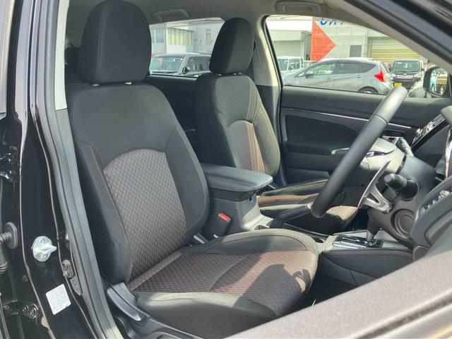 ＲＶＲＧ４ＷＤ　ＣＤ／ラジオ／ＵＳＢ／ＡＵＸ　ＨＩＤヘッドライト　オートライト　オートハイビーム　衝突軽減ブレーキ　横滑り防止装置　ニーエアバッグ　オートＡ／Ｃ　スマートキー　革巻ステアリング　アルミホイール（千葉県）の中古車