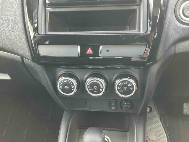 ＲＶＲＧ４ＷＤ　ＣＤ／ラジオ／ＵＳＢ／ＡＵＸ　ＨＩＤヘッドライト　オートライト　オートハイビーム　衝突軽減ブレーキ　横滑り防止装置　ニーエアバッグ　オートＡ／Ｃ　スマートキー　革巻ステアリング　アルミホイール（千葉県）の中古車