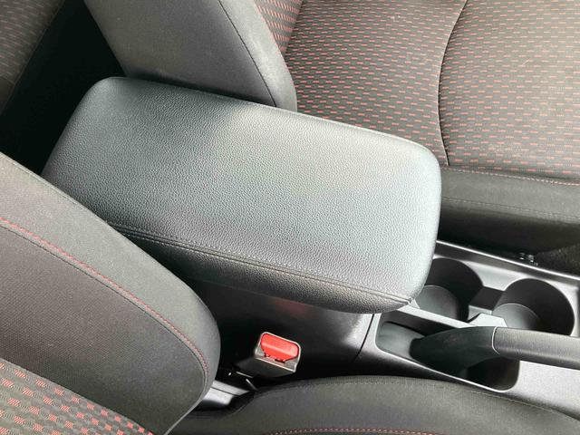 ＲＶＲＧ４ＷＤ　ＣＤ／ラジオ／ＵＳＢ／ＡＵＸ　ＨＩＤヘッドライト　オートライト　オートハイビーム　衝突軽減ブレーキ　横滑り防止装置　ニーエアバッグ　オートＡ／Ｃ　スマートキー　革巻ステアリング　アルミホイール（千葉県）の中古車