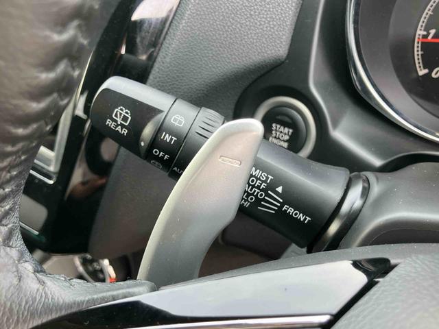 ＲＶＲＧ４ＷＤ　ＣＤ／ラジオ／ＵＳＢ／ＡＵＸ　ＨＩＤヘッドライト　オートライト　オートハイビーム　衝突軽減ブレーキ　横滑り防止装置　ニーエアバッグ　オートＡ／Ｃ　スマートキー　革巻ステアリング　アルミホイール（千葉県）の中古車