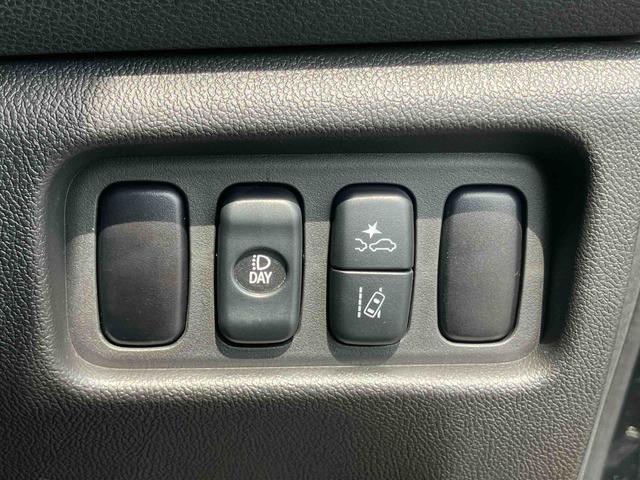 ＲＶＲＧ４ＷＤ　ＣＤ／ラジオ／ＵＳＢ／ＡＵＸ　ＨＩＤヘッドライト　オートライト　オートハイビーム　衝突軽減ブレーキ　横滑り防止装置　ニーエアバッグ　オートＡ／Ｃ　スマートキー　革巻ステアリング　アルミホイール（千葉県）の中古車