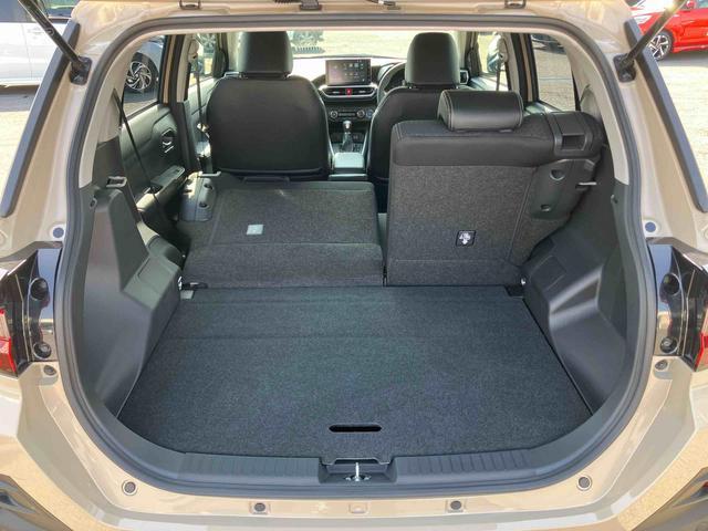 ロッキープレミアムG HEV9型DPオーディオ/BT/TV/USB 全周囲カメラ ステアスイッチ LEDヘッドランプ リヤフォグランプ 17インチアルミ シートヒーター 全車速追従クルコン コーナーセンサー 衝突被害軽減ブレーキ(千葉県)の中古車